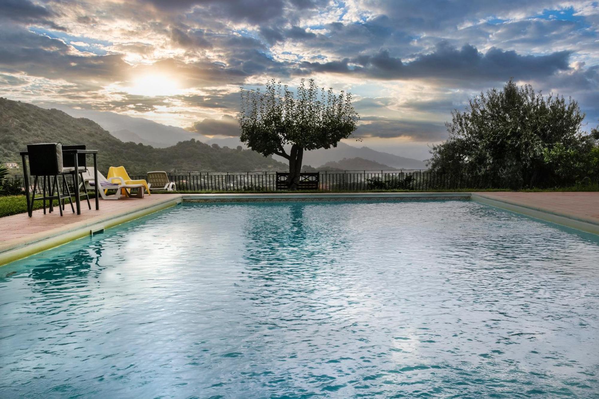 Casale Romano Resort E Relais Motta Camastra Bagian luar foto