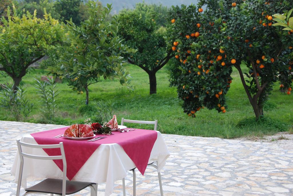 Casale Romano Resort E Relais Motta Camastra Bagian luar foto