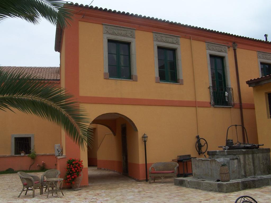 Casale Romano Resort E Relais Motta Camastra Bagian luar foto